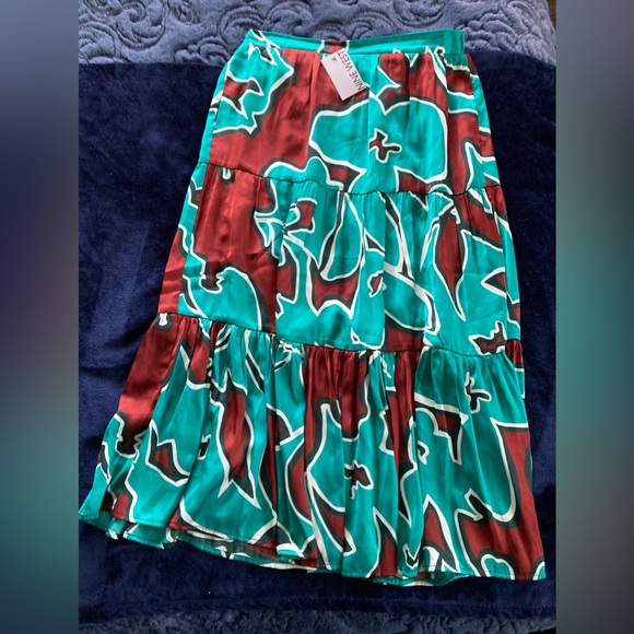 Nine West Dresses & Skirts - ♥️💙NEW Floral Teal and Maroon Skirt